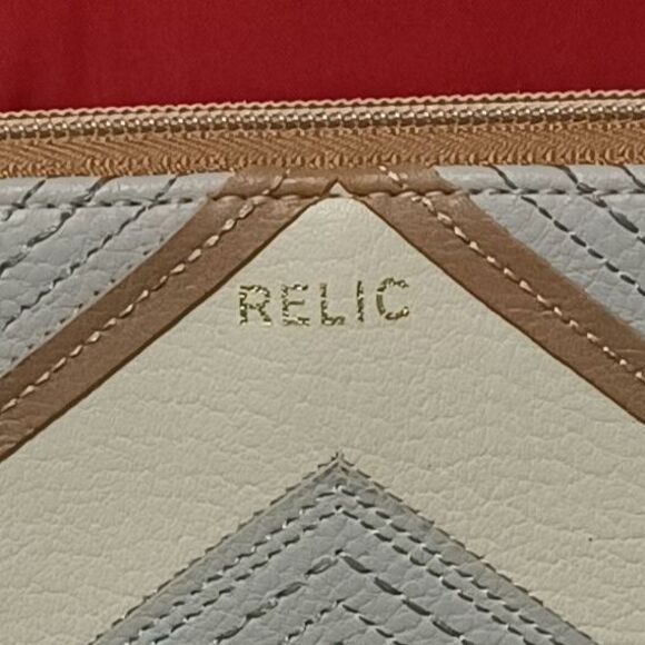 RELIC Cream, Brown, Blue Chevron Zip-Around Wallet Wristlet - Picture 3 of 4